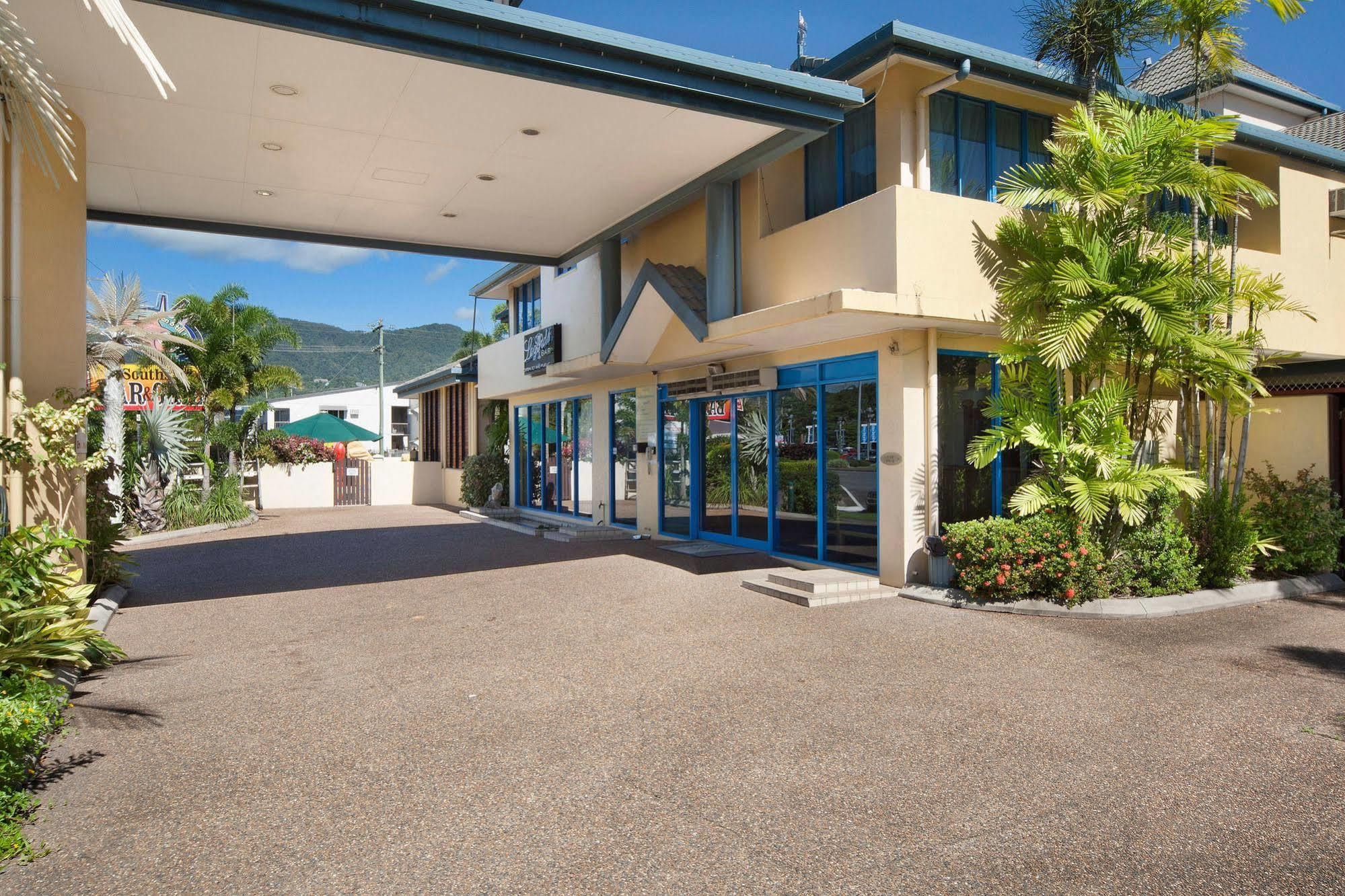 Мотель Cairns Southside International Екстер'єр фото